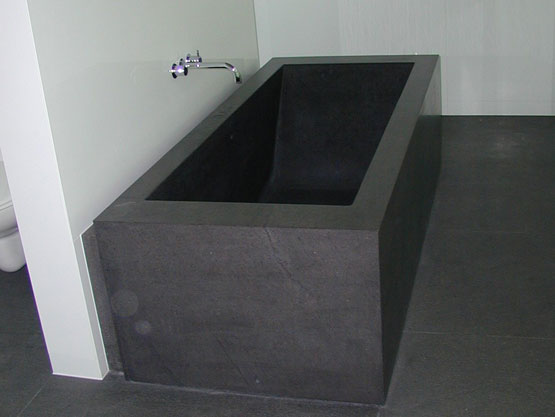 ONYX BATHTUB